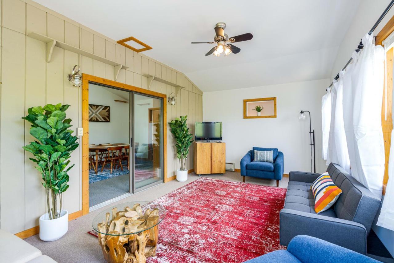 River Access Cabin With Hot Tub, Fire Pit, & Wifi! Morton Grove Екстериор снимка