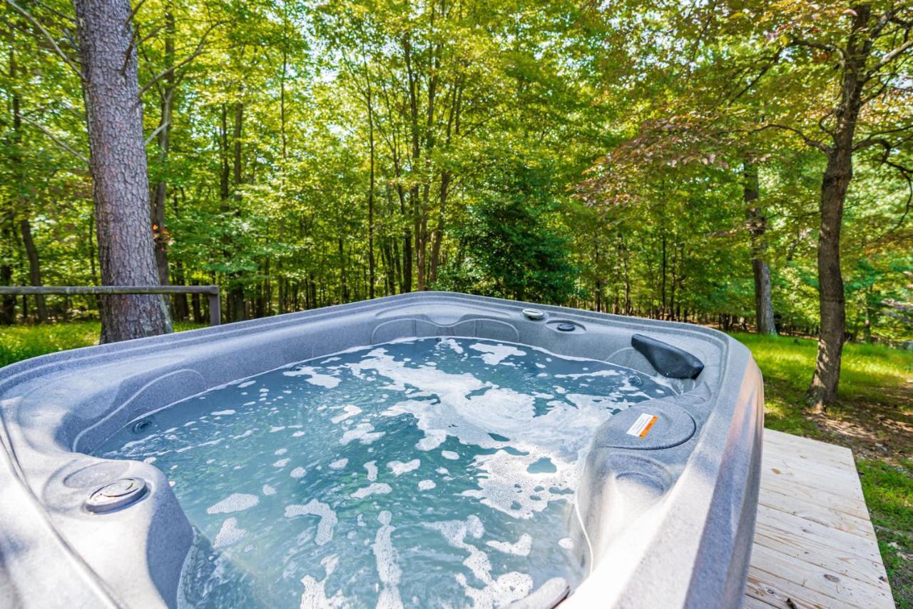 River Access Cabin With Hot Tub, Fire Pit, & Wifi! Morton Grove Екстериор снимка