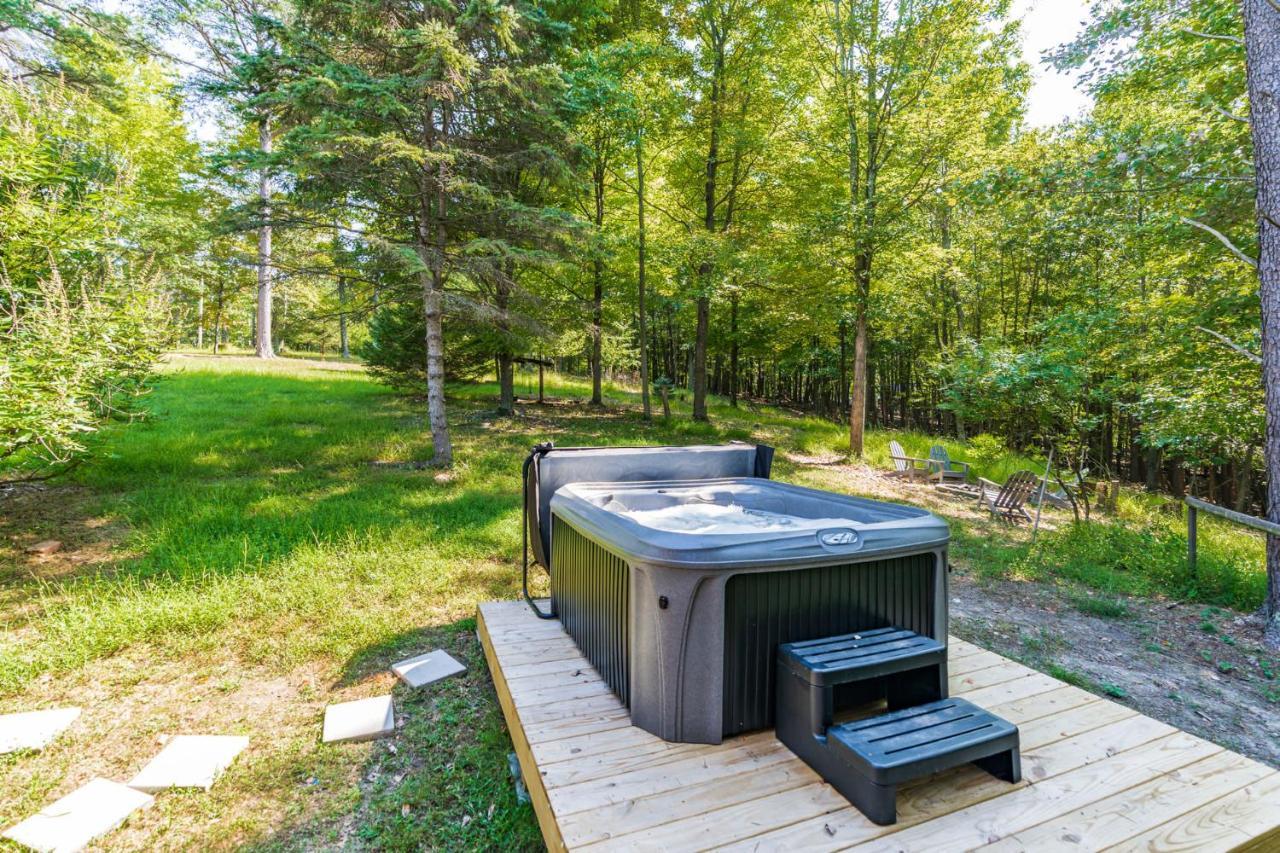 River Access Cabin With Hot Tub, Fire Pit, & Wifi! Morton Grove Екстериор снимка